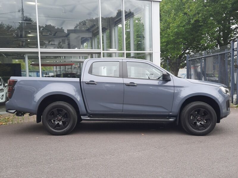 More views of Isuzu D-Max