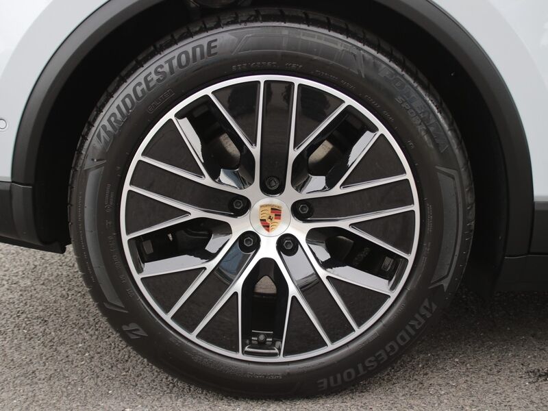 More views of Porsche Macan