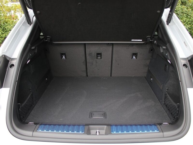 More views of Porsche Macan