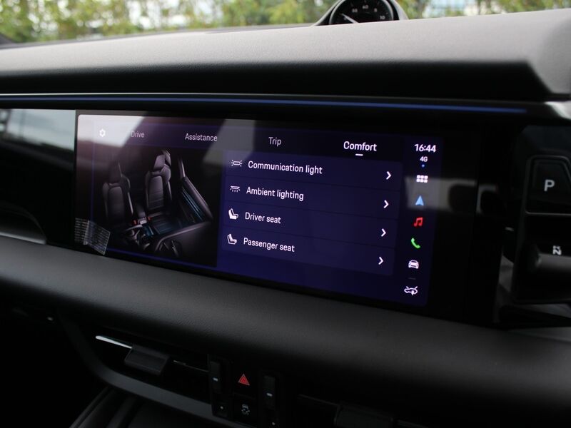 More views of Porsche Macan