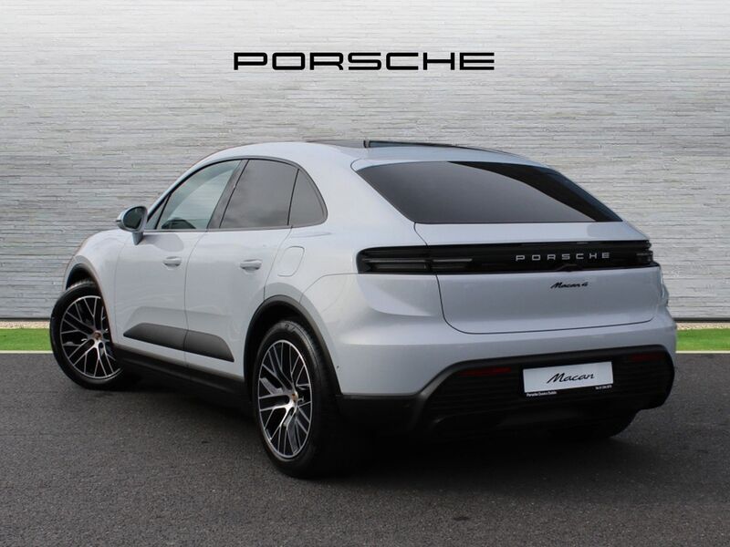 More views of Porsche Macan