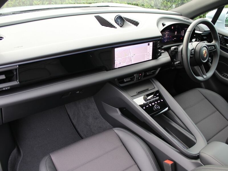 More views of Porsche Macan