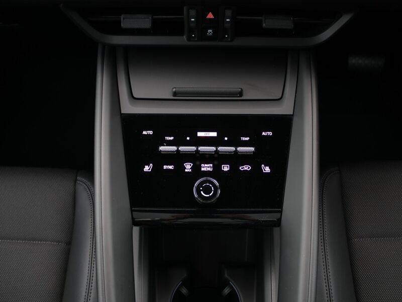 More views of Porsche Macan