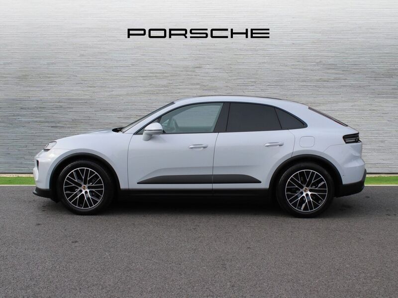More views of Porsche Macan