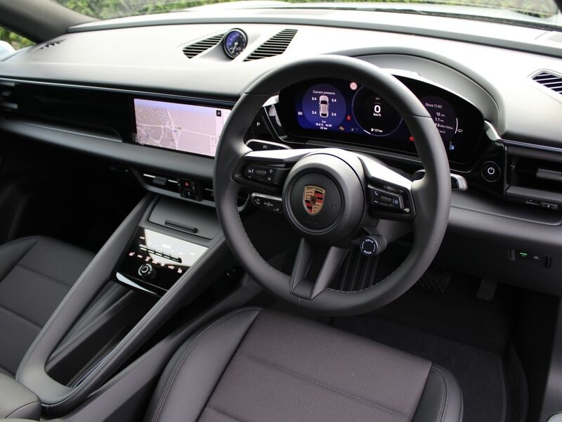 More views of Porsche Macan