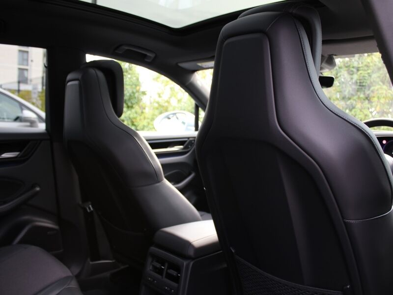 More views of Porsche Macan