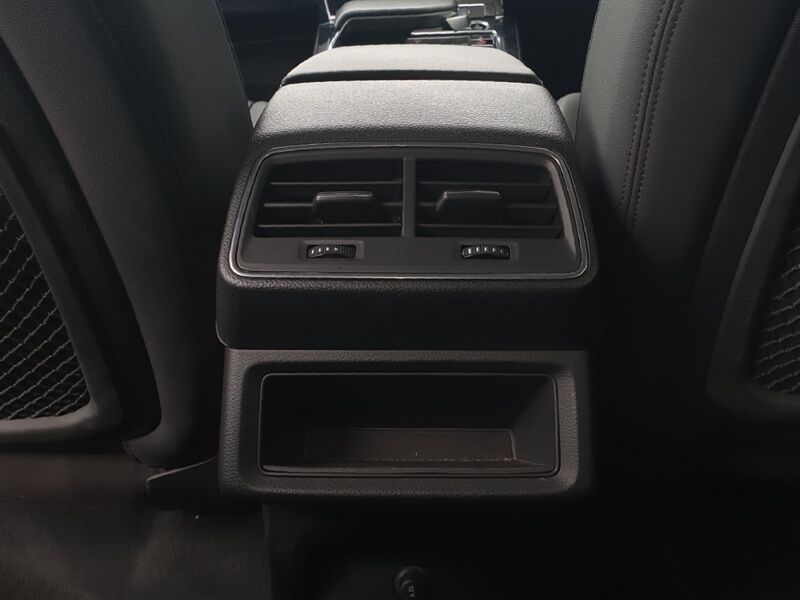 More views of Audi e-tron