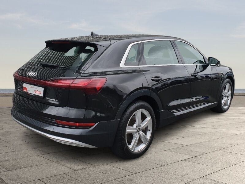 More views of Audi e-tron