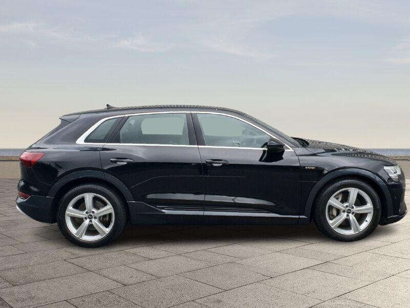 More views of Audi e-tron