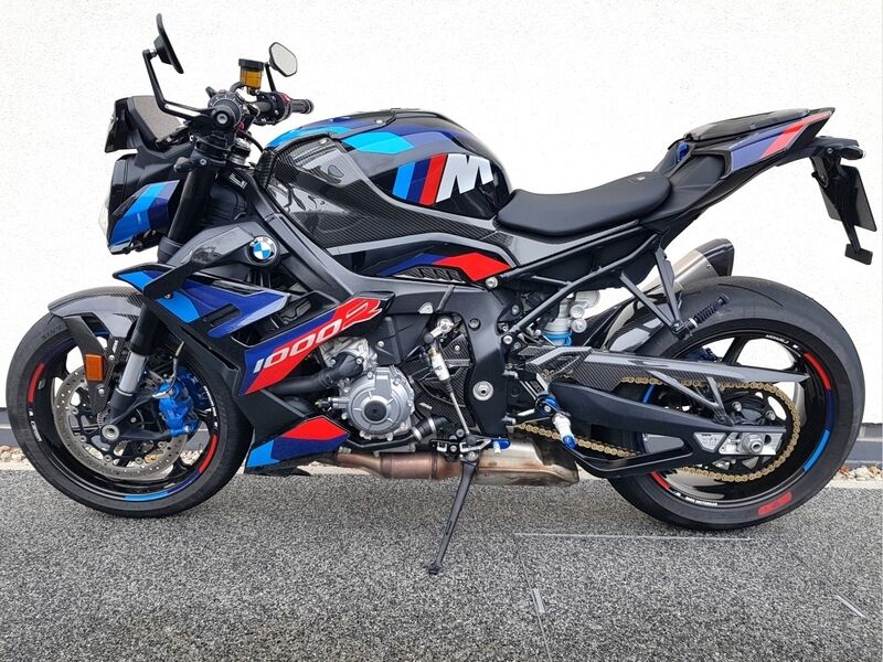 More views of BMW M 1000 R