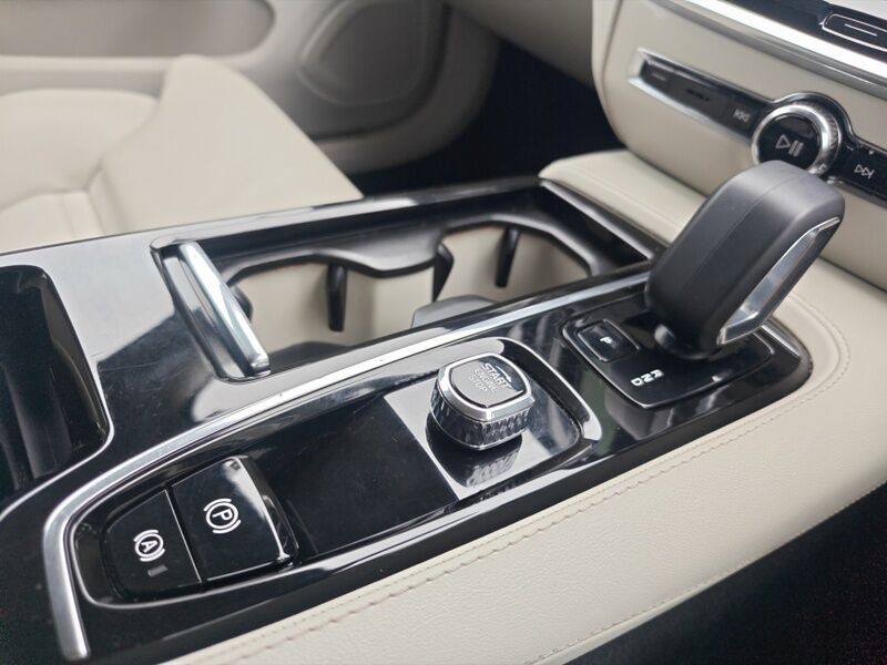 More views of Volvo V60