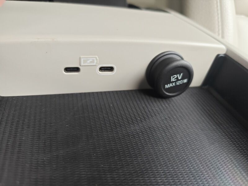 More views of Volvo V60