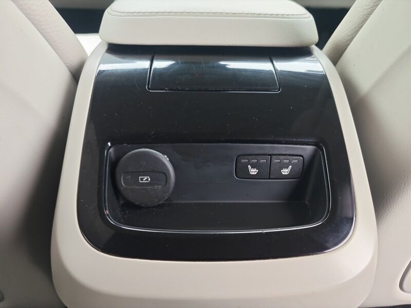 More views of Volvo V60