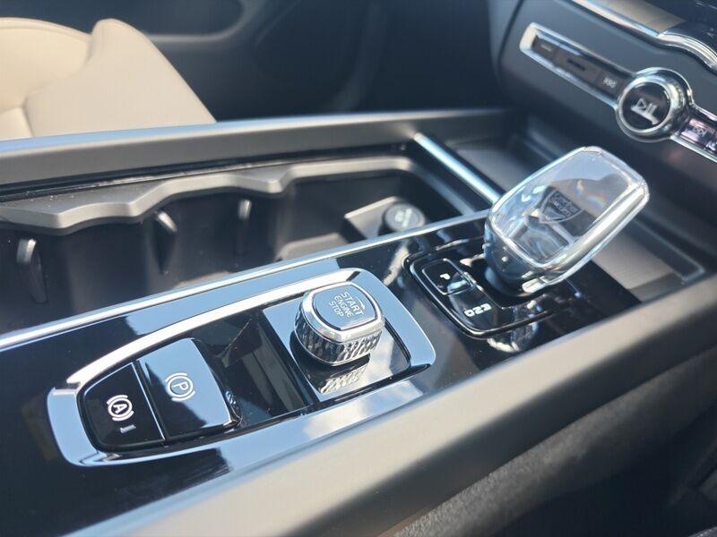 More views of Volvo XC60