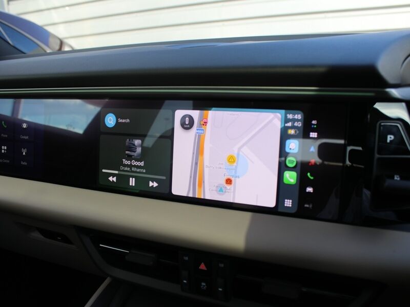 More views of Porsche Macan