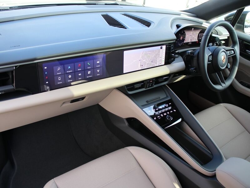 More views of Porsche Macan