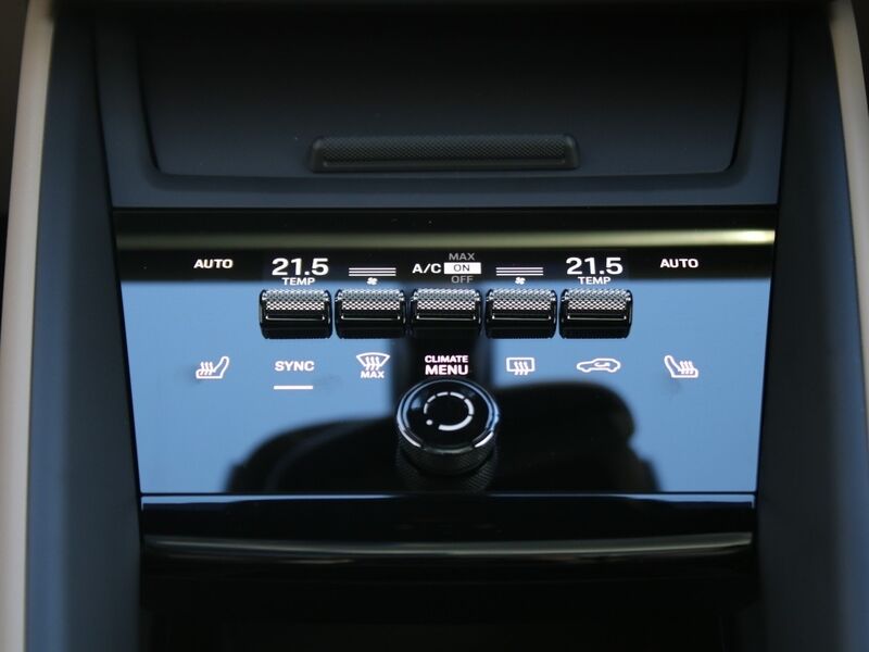 More views of Porsche Macan