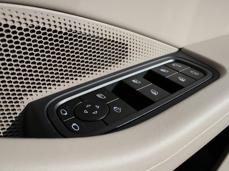 More views of Porsche Macan