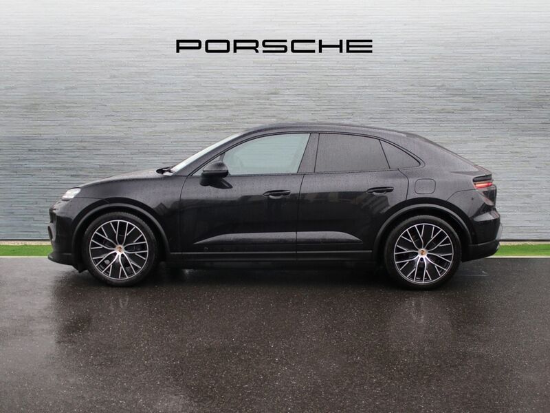 More views of Porsche Macan