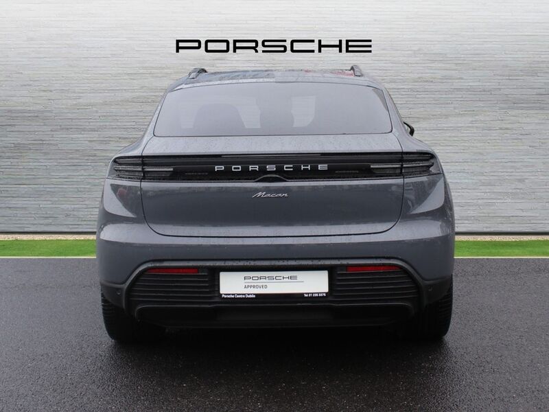 More views of Porsche Macan