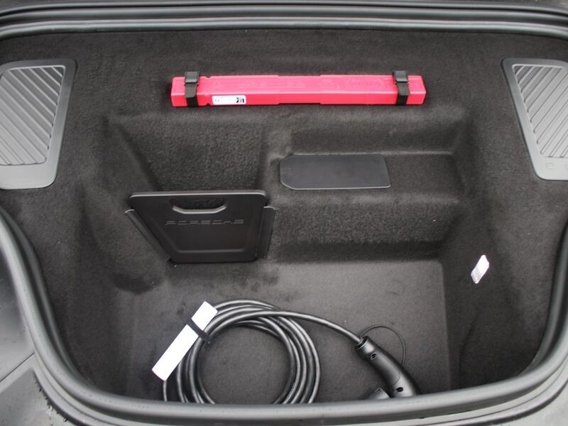 More views of Porsche Macan