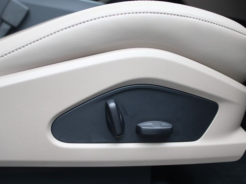 More views of Porsche Macan