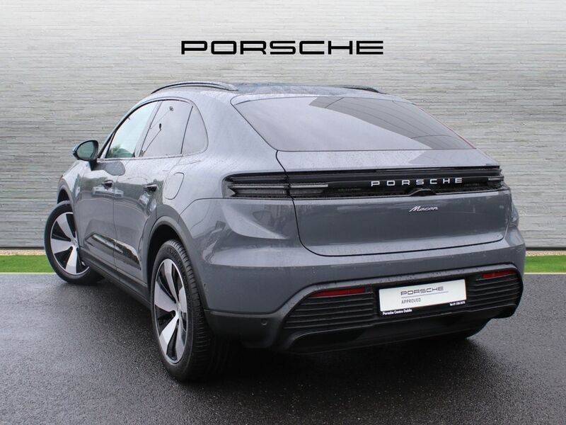 More views of Porsche Macan