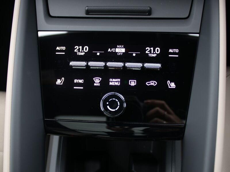 More views of Porsche Macan