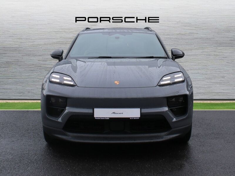 More views of Porsche Macan