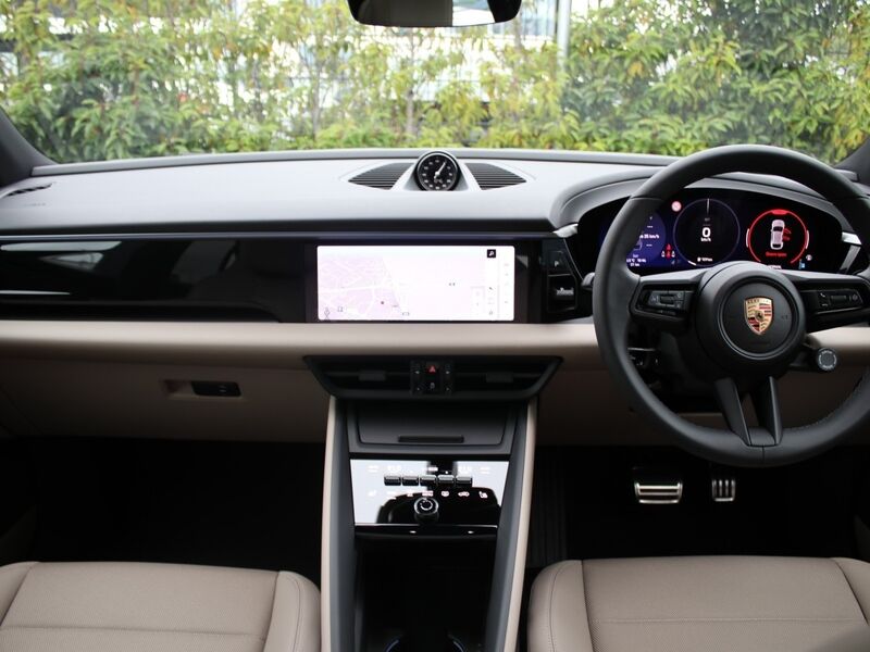 More views of Porsche Macan