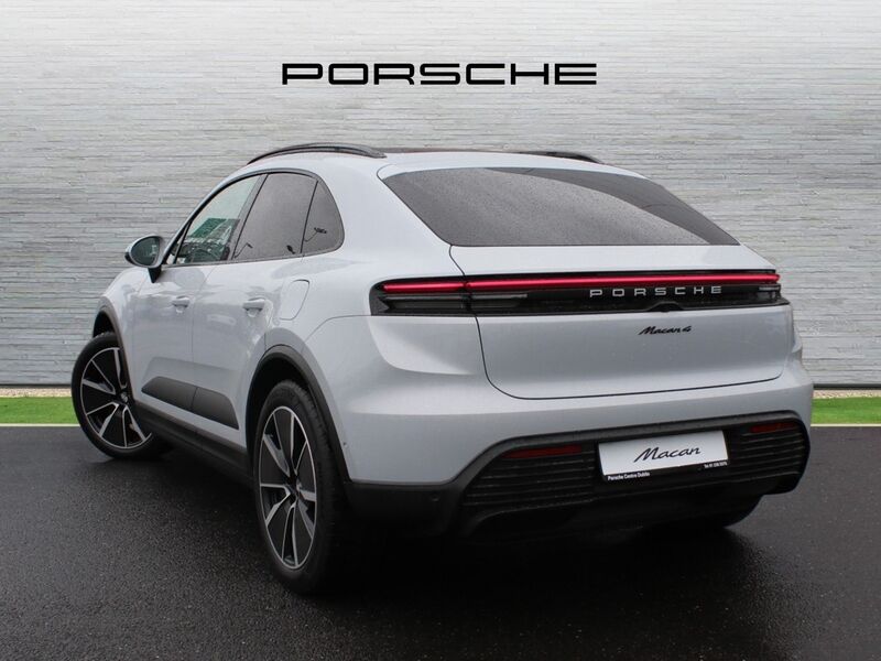 More views of Porsche Macan
