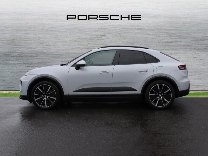 More views of Porsche Macan