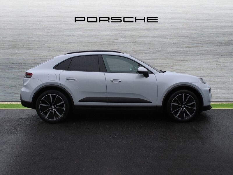 More views of Porsche Macan