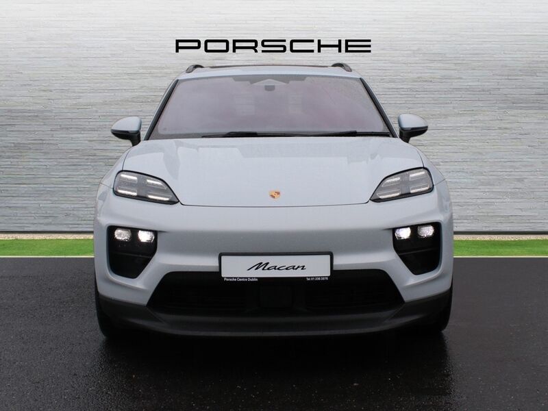 More views of Porsche Macan