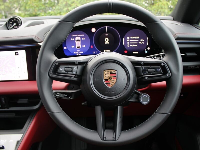 More views of Porsche Macan