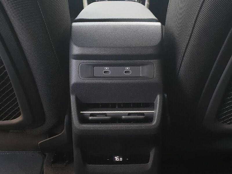 More views of Audi Q3