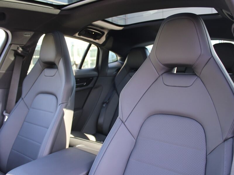 More views of Porsche Panamera