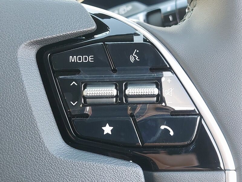 More views of Kia Niro