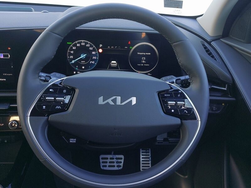 More views of Kia Niro