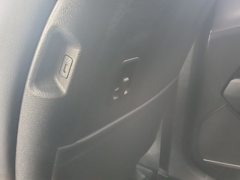 More views of Kia Sportage