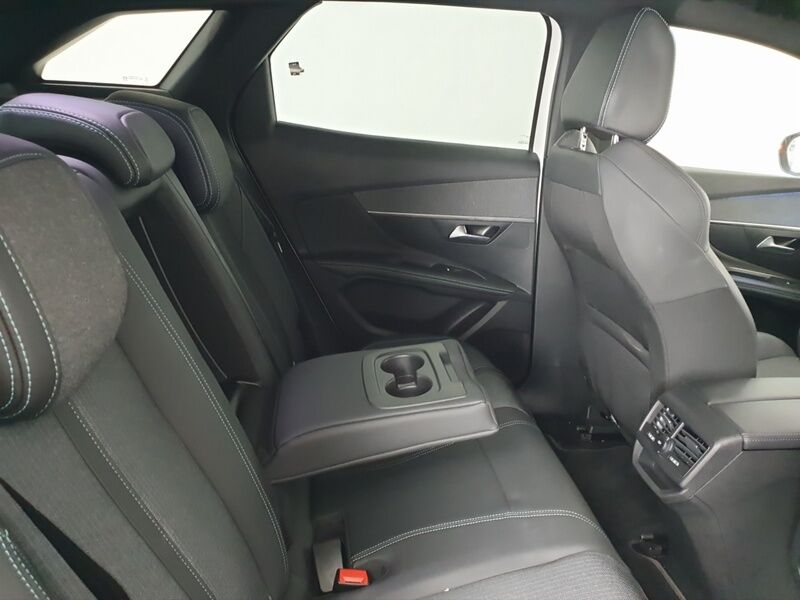 More views of Peugeot 3008