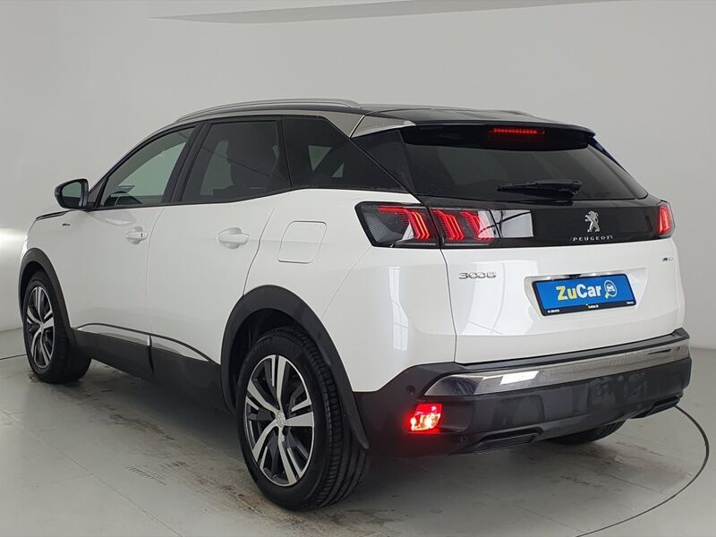 More views of Peugeot 3008
