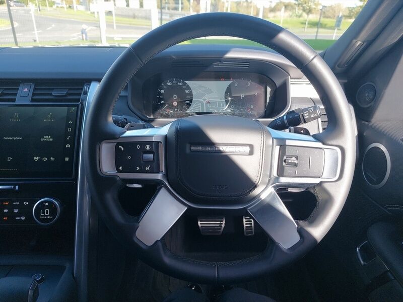 More views of Land Rover Discovery