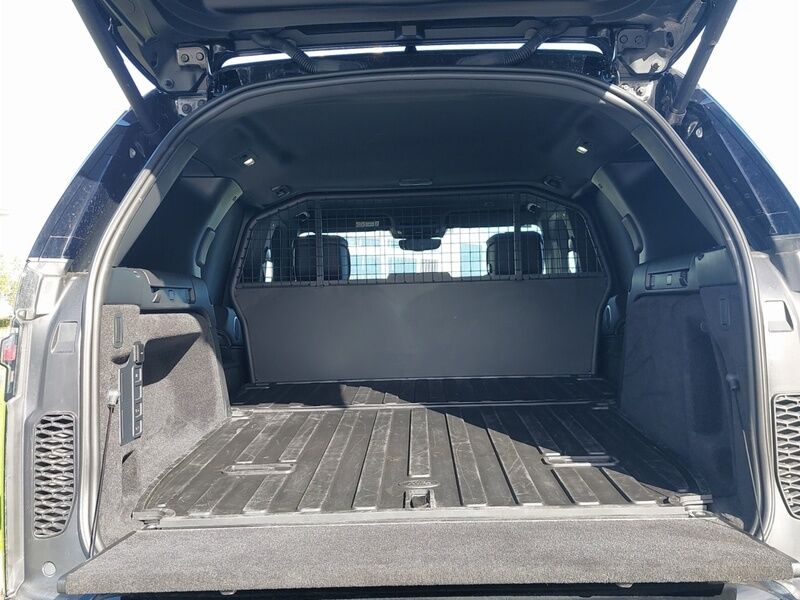 More views of Land Rover Discovery