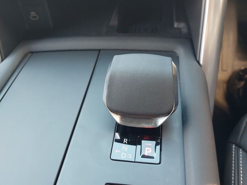 More views of Land Rover Discovery