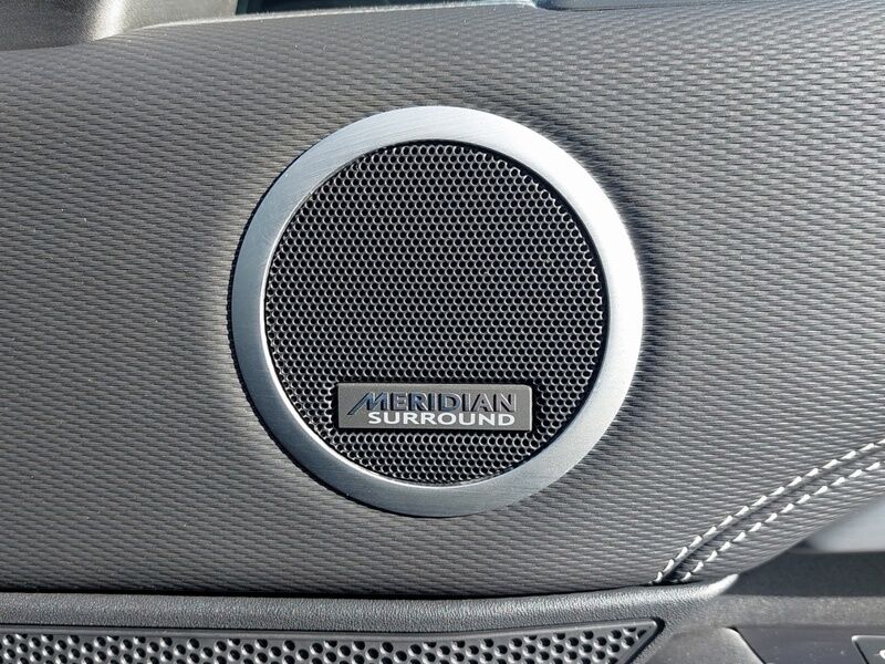 More views of Land Rover Discovery