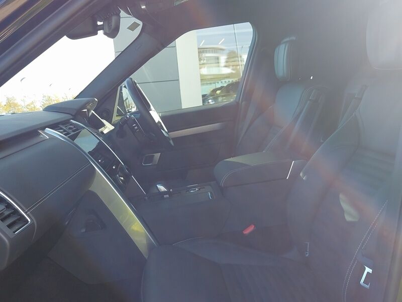 More views of Land Rover Discovery