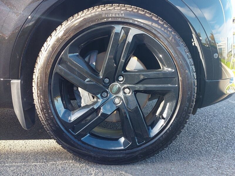 More views of Land Rover Discovery