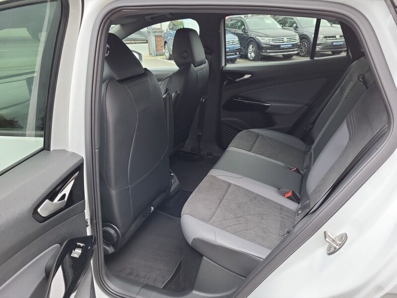 More views of Volkswagen ID.5