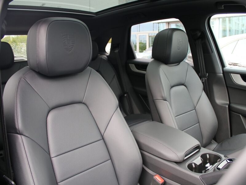 More views of Porsche Cayenne